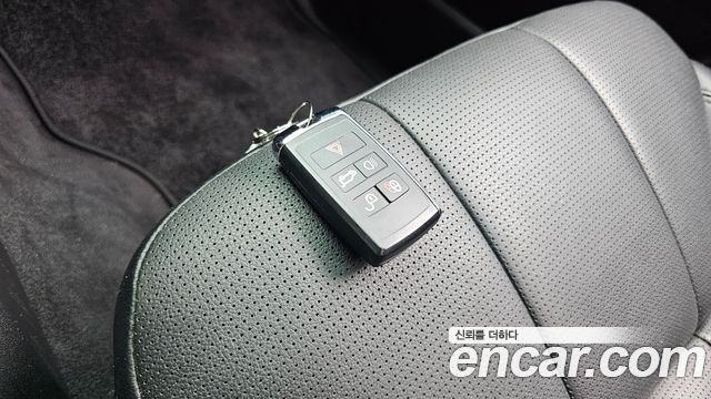 Land Rover Discovery 5 3.0 SD6 SE 2019 — фото 18