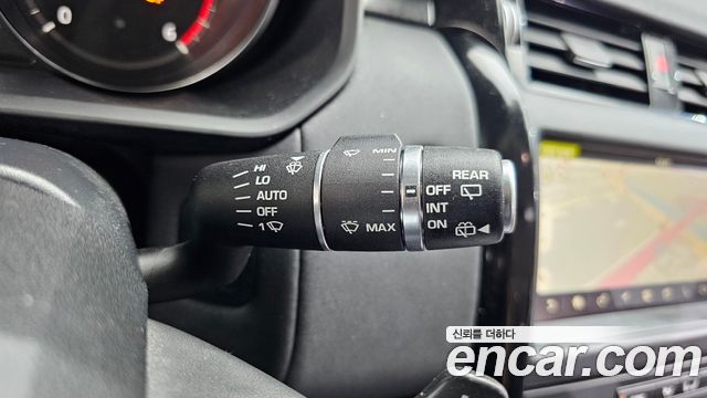 Land Rover Discovery 5 3.0 SD6 SE 2019 — фото 29