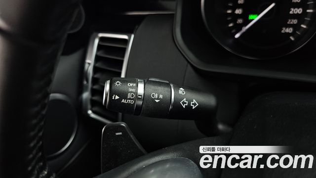 Land Rover Discovery 5 3.0 SD6 SE 2019 — фото 32