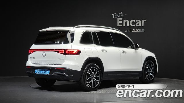 Mercedes-Benz EQB (X243) EQB300 4MATIC AMG Line 2024 — фото 2
