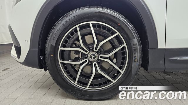 Mercedes-Benz EQB (X243) EQB300 4MATIC AMG Line 2024 — фото 5