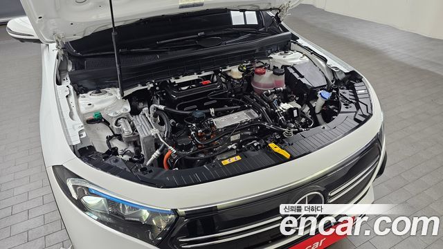 Mercedes-Benz EQB (X243) EQB300 4MATIC AMG Line 2024 — фото 6