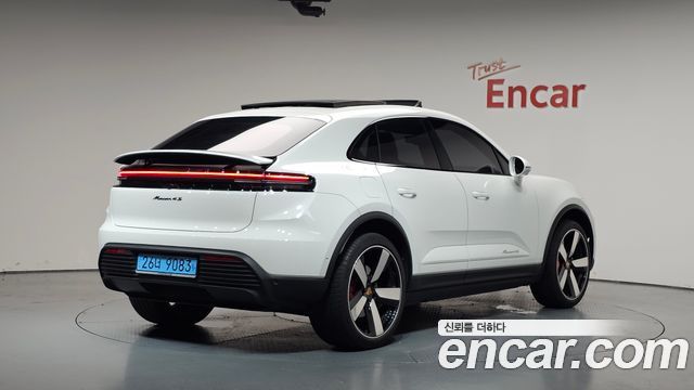 Porsche Macan EV 4S 2025 — фото 2