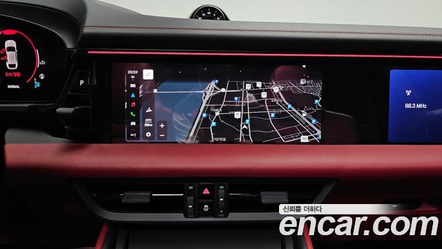Porsche Macan EV 4S 2025 — фото 17