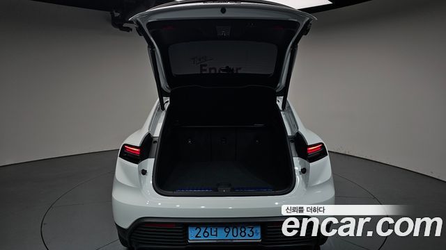 Porsche Macan EV 4S 2025 — фото 24
