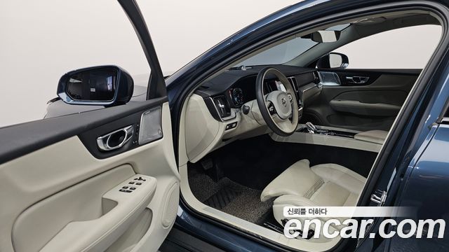 Volvo V60 Cross Country (II) B5 Pro AWD 2021 — фото 10