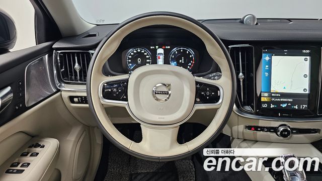 Volvo V60 Cross Country (II) B5 Pro AWD 2021 — фото 12