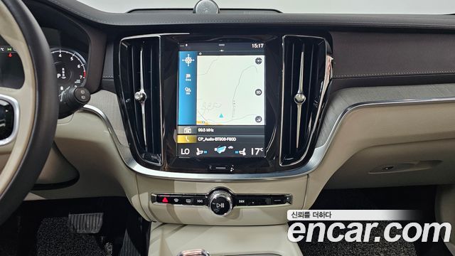 Volvo V60 Cross Country (II) B5 Pro AWD 2021 — фото 13