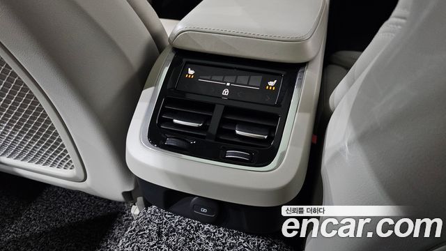 Volvo V60 Cross Country (II) B5 Pro AWD 2021 — фото 18