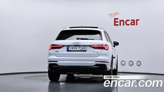 Audi Q3 (F3) 35 TDI Quattro Premium 2023 — фото 4