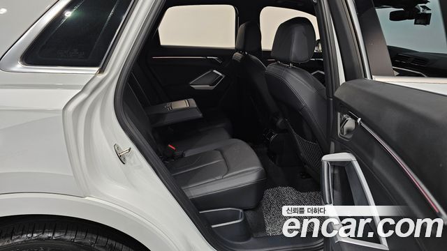 Audi Q3 (F3) 35 TDI Quattro Premium 2023 — фото 11