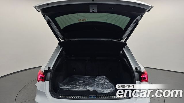 Audi Q3 (F3) 35 TDI Quattro Premium 2023 — фото 17
