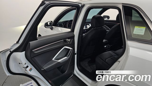 Audi Q3 (F3) 35 TDI Quattro Premium 2023 — фото 18