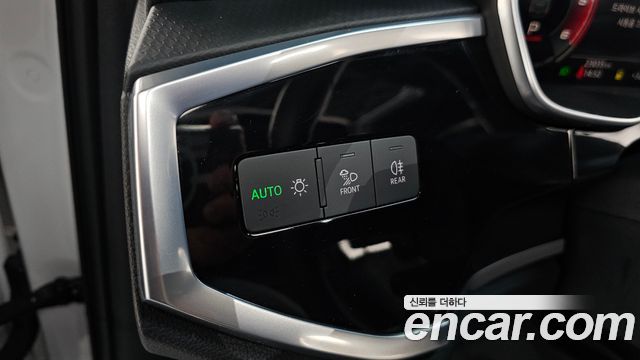 Audi Q3 (F3) 35 TDI Quattro Premium 2023 — фото 27