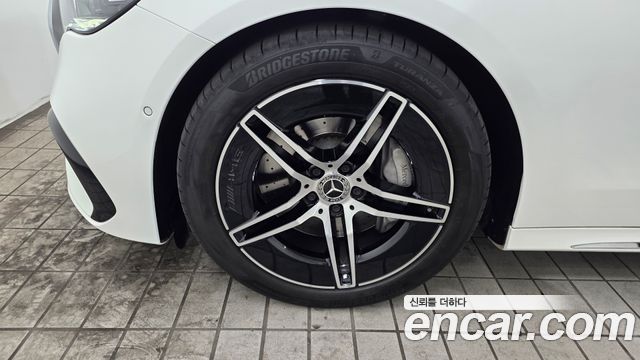 Mercedes-Benz E-Class (W214) E300 4MATIC AMG Line 2025 — фото 5