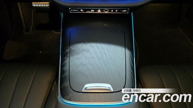 Mercedes-Benz E-Class (W214) E300 4MATIC AMG Line 2025 — фото 9