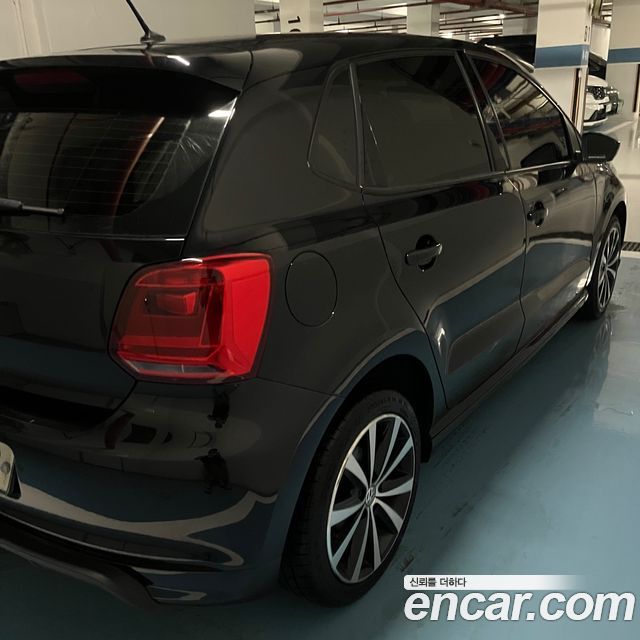 Volkswagen Polo 1.4 TDI R-Line Premium 5th 2016 — фото 17