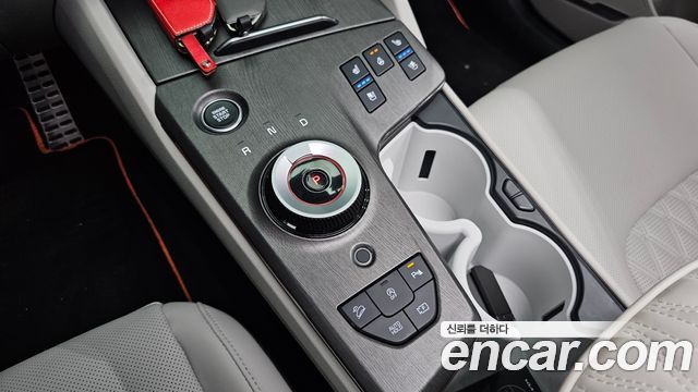 Kia Sportage (V) Gasoline 1.6 Turbo 2WD Signature 2026 — фото 9