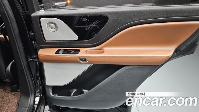Lincoln Aviator (II) 3.0 Reserve  AWD 2023 — фото 25