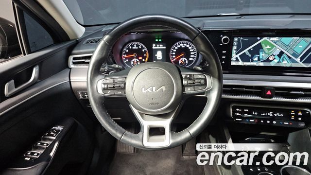 Kia K5 (III) 2.0 Prestige 2023 — фото 16