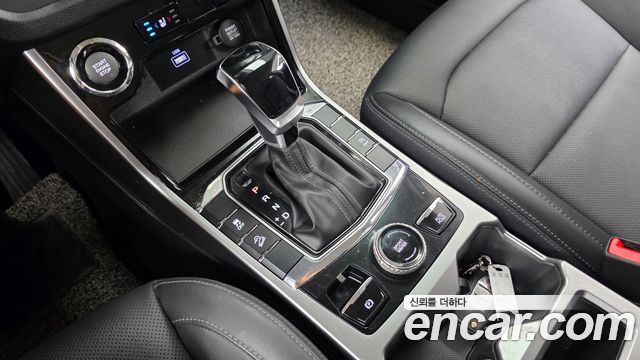 KG Mobility (SsangYong) Beautiful Korando Gasoline 1.5 2WD C7 2023 — фото 9