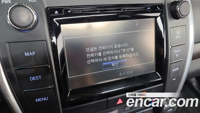 Toyota Camry 2.5 XLE 2017 — фото 19