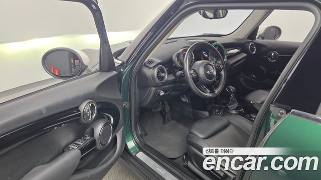 MINI Cooper D 5Door HIGH 3rd 2016 — фото 10
