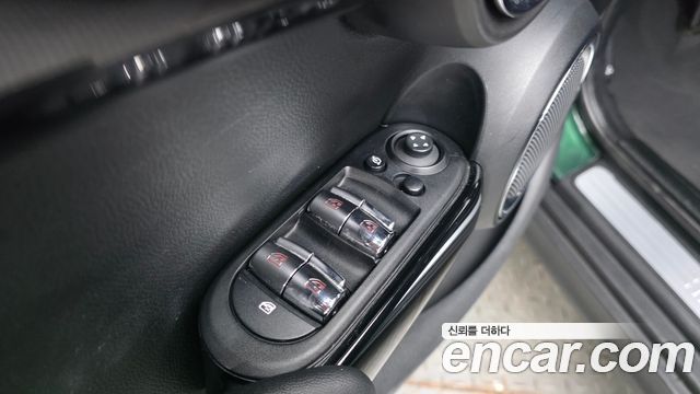 MINI Cooper D 5Door HIGH 3rd 2016 — фото 13