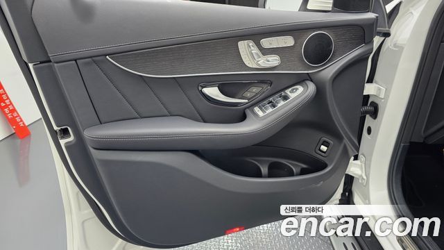 Mercedes-Benz GLC-Class (X253) GCL300 4MATIC Coupe 2023 — фото 24