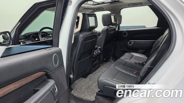 Land Rover Discovery 5 3.0 TD6 HSE Luxury 2017 — фото 12