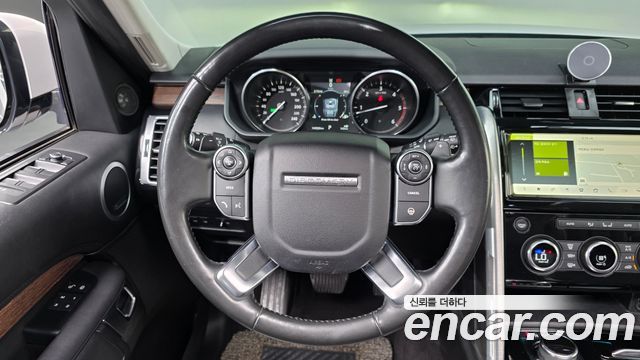 Land Rover Discovery 5 3.0 TD6 HSE Luxury 2017 — фото 13