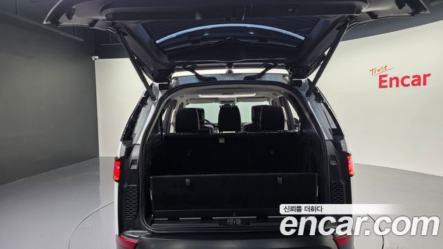 Land Rover Discovery 5 3.0 TD6 HSE Luxury 2017 — фото 20