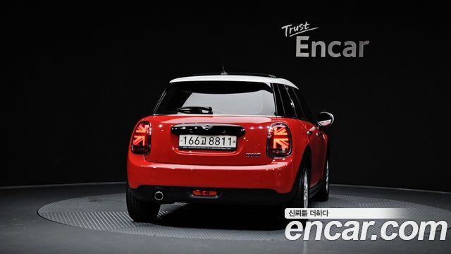 MINI Cooper 5Door HIGH 3rd 2020 — фото 4