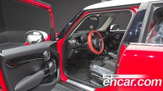 MINI Cooper 5Door HIGH 3rd 2020 — фото 10