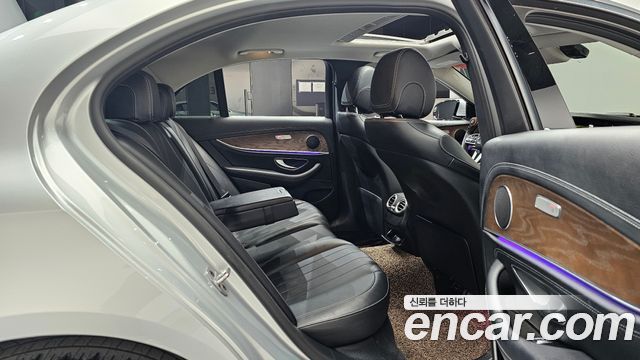 Mercedes-Benz E-Class (W213) E220d 4MATIC Exclusive 2019 — фото 11