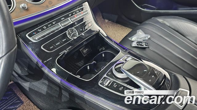 Mercedes-Benz E-Class (W213) E220d 4MATIC Exclusive 2019 — фото 18