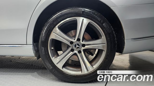 Mercedes-Benz E-Class (W213) E220d 4MATIC Exclusive 2019 — фото 21