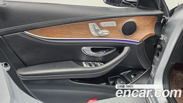 Mercedes-Benz E-Class (W213) E220d 4MATIC Exclusive 2019 — фото 24