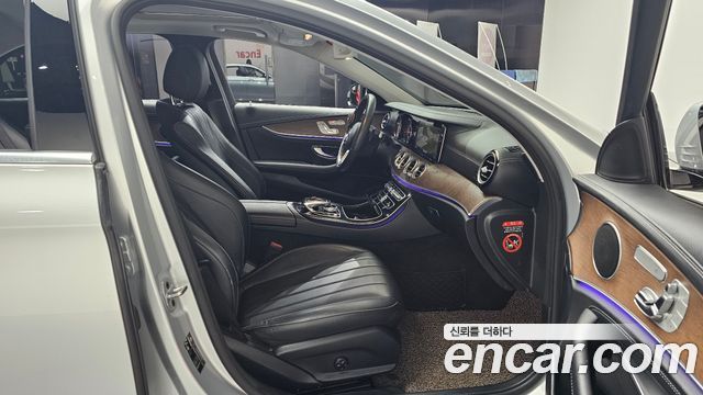 Mercedes-Benz E-Class (W213) E220d 4MATIC Exclusive 2019 — фото 26