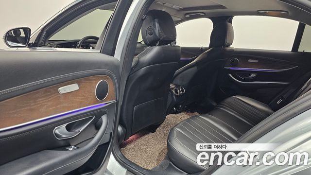 Mercedes-Benz E-Class (W213) E220d 4MATIC Exclusive 2019 — фото 30