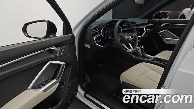 Audi Q3 (F3) 35 TDI Premium 2025 — фото 11