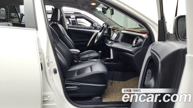 Toyota RAV4 2.5 4WD 4th 2014 — фото 11