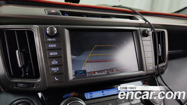 Toyota RAV4 2.5 4WD 4th 2014 — фото 15