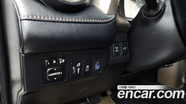 Toyota RAV4 2.5 4WD 4th 2014 — фото 16