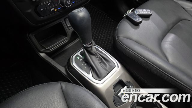 Jeep Renegade 2.4 Limited 2020 — фото 9