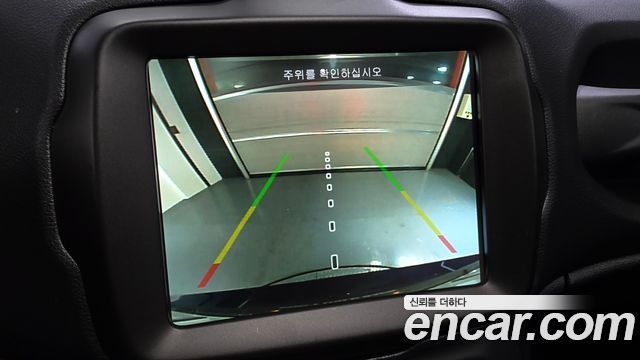Jeep Renegade 2.4 Limited 2020 — фото 14