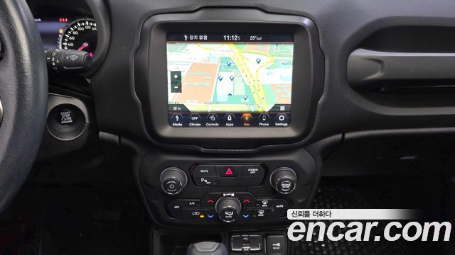 Jeep Renegade 2.4 Limited 2020 — фото 15