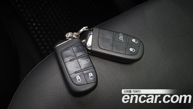 Jeep Renegade 2.4 Limited 2020 — фото 16