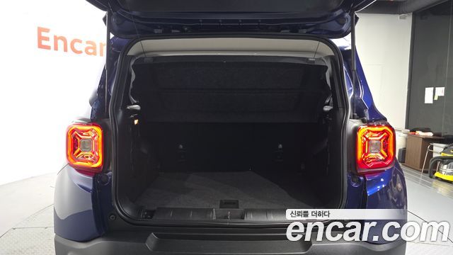 Jeep Renegade 2.4 Limited 2020 — фото 31