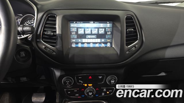 Jeep Compass (II) 2.4 Longitude AWD 2018 — фото 30